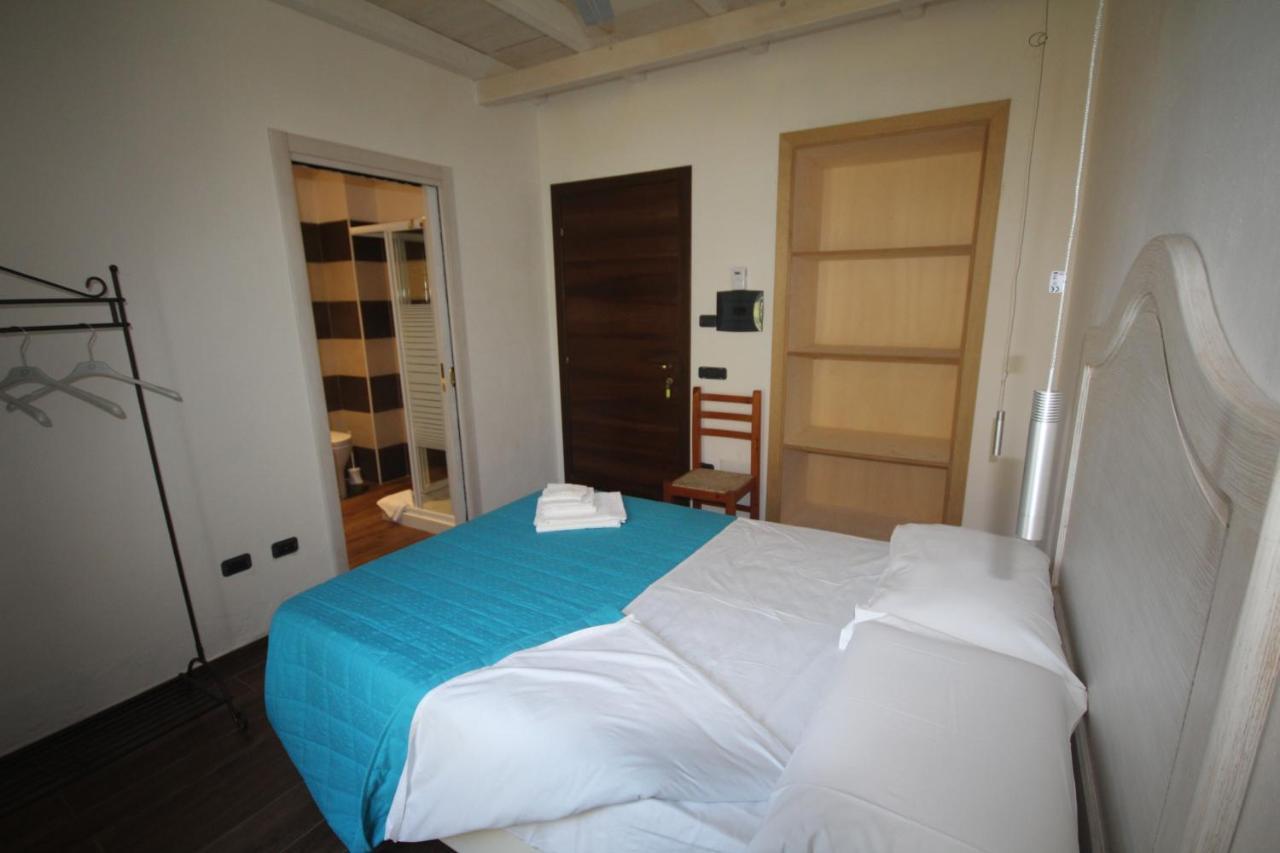 Villa La Conchiglia Rooms Кала-Ліберотто Екстер'єр фото