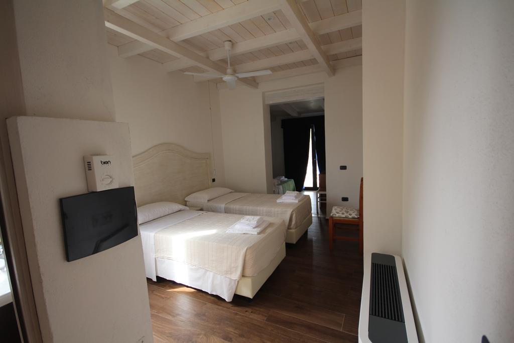 Villa La Conchiglia Rooms Кала-Ліберотто Екстер'єр фото